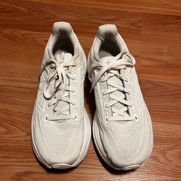 New Balance 1080 v13 - Picture 2 of 4